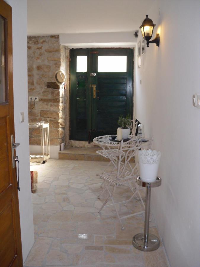 Steinhaus Mit Terrasse Appartement Rovinj Buitenkant foto